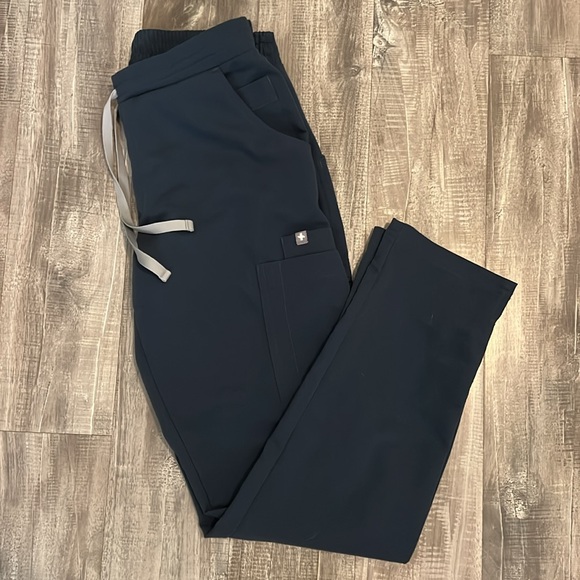 Figs Scrubs- Dark Harbor - Picture 3 of 5